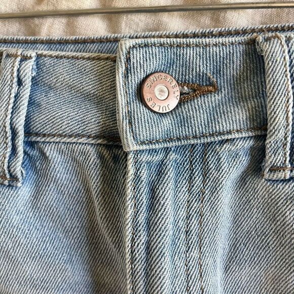 Sincerely Jules hi-rise light wash ripped frayed shorts in 1 or 25 - Picture 3 of 8